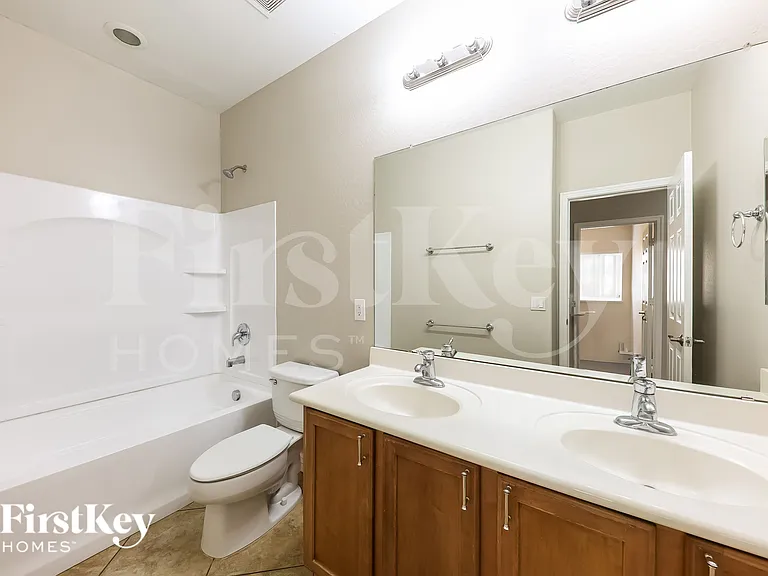 5737 W Pedro Ln — Photo 14