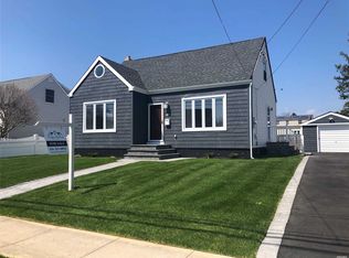 41 Sherbrooke Rd, Lindenhurst, NY 11757