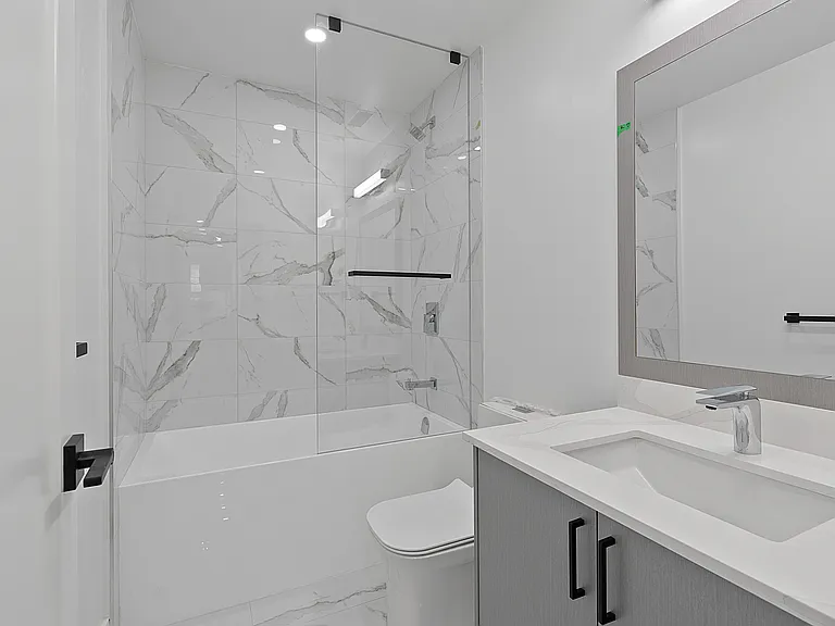 587 Oakwood Ave — Photo 25