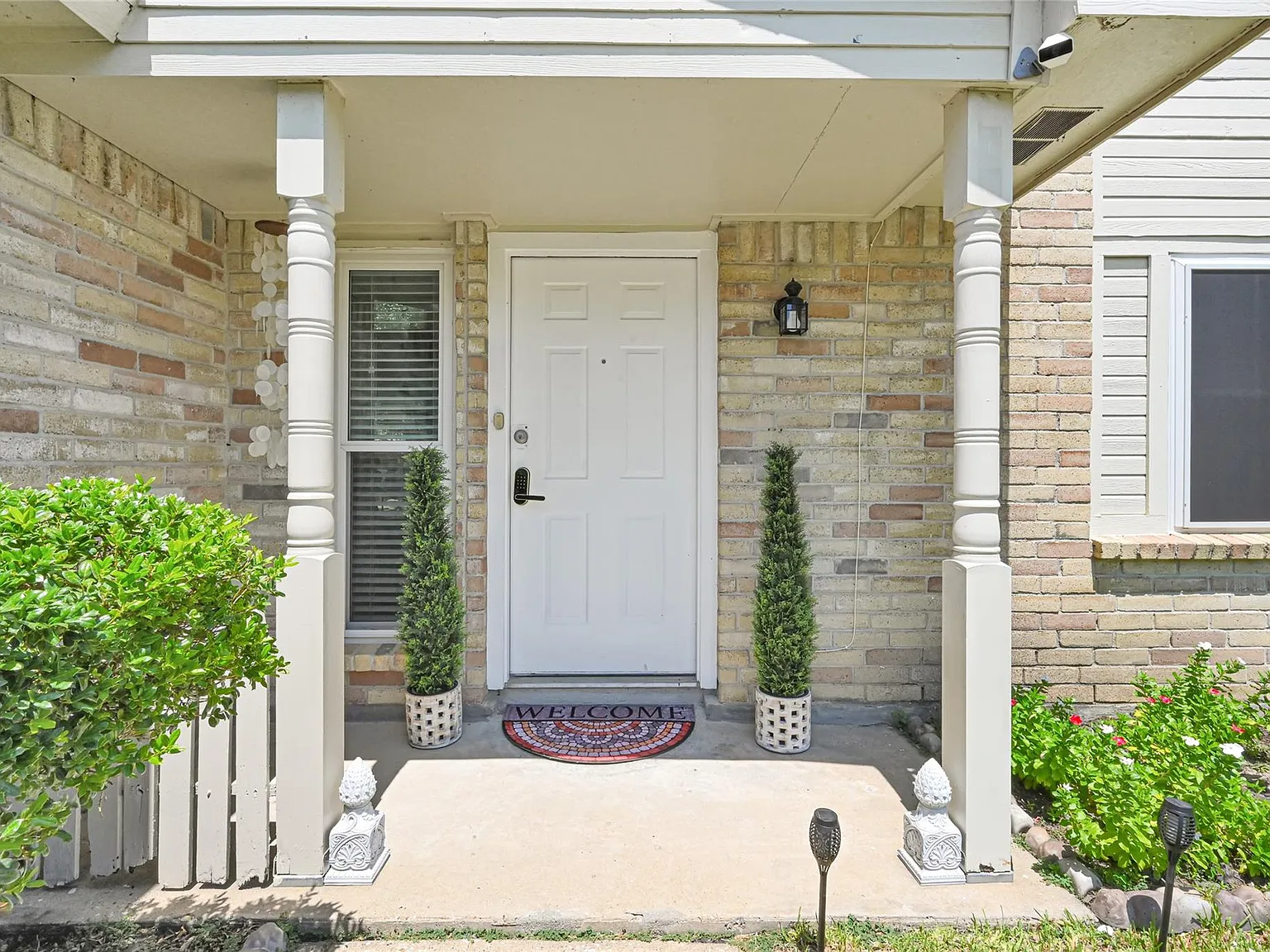2 bed, 2.0 bath, 1404 sqft, $1,850 — Photo 3
