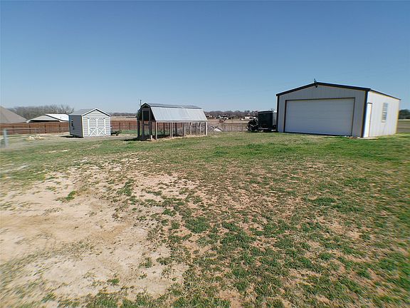 3rd image of 200 County Road 3170