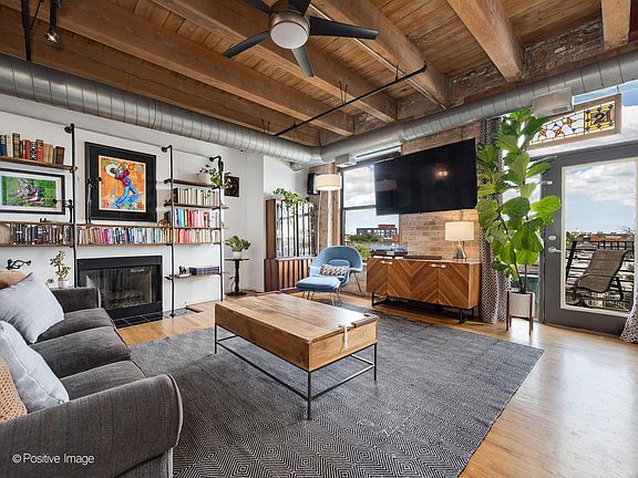 4th image of 2511 W Moffat St #401