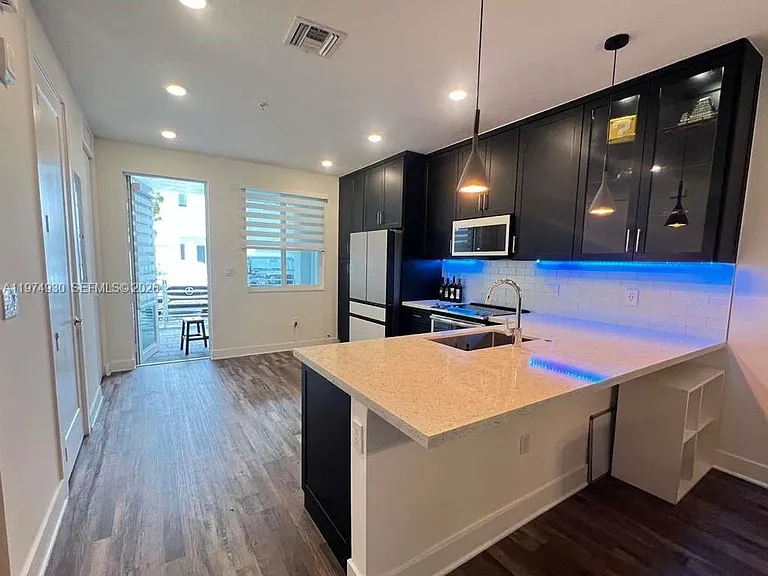 10229 NW 64th Ter #101 — Photo 2
