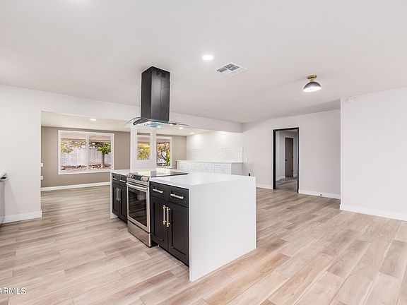 5th image of 9839 W EMBERWOOD Drive