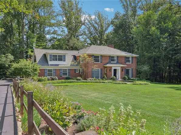 2060 Stockbridge Rd, Akron, OH 44313