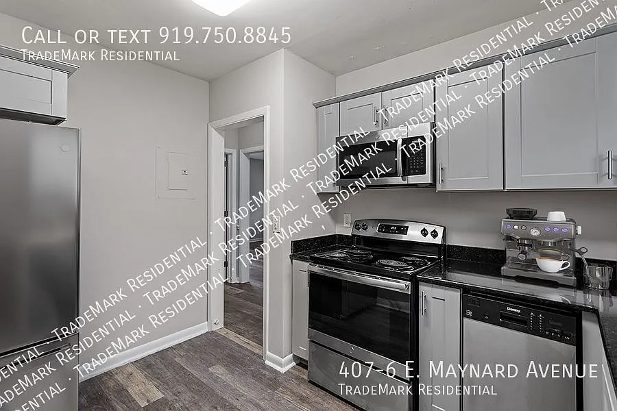 Beautiful 3 bedroom 1 bath duplex — Photo 2