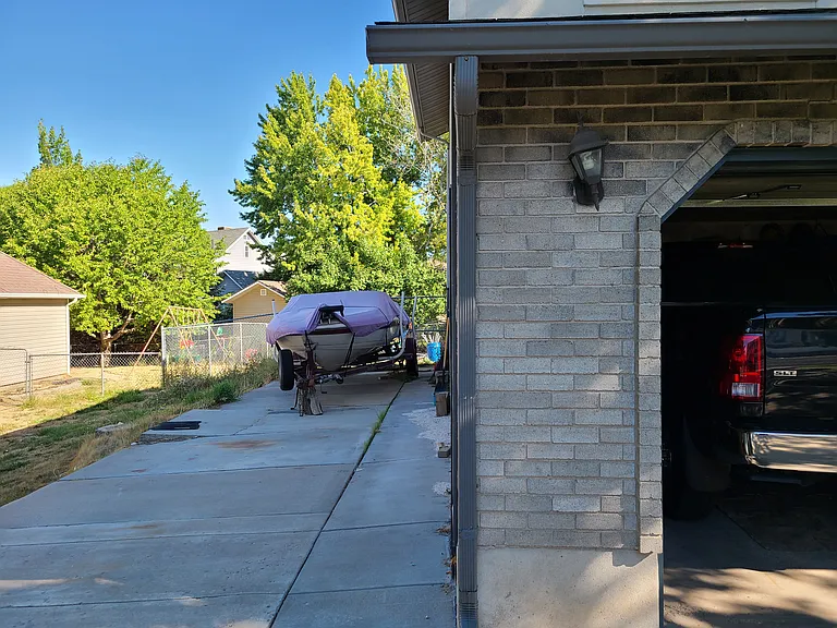1555 E Antelope Dr — Photo 2