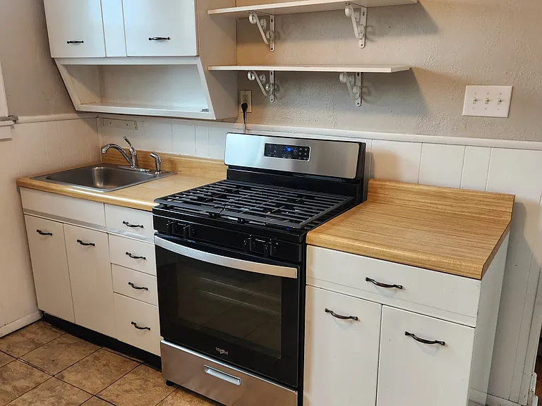 1401 Woodland Dr — Photo 13