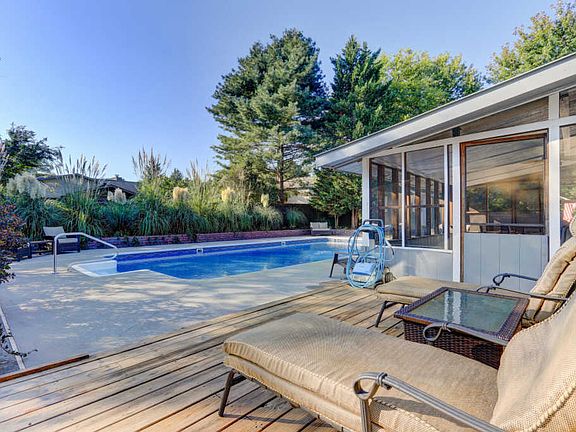5th image of 908 Sugarwood Dr