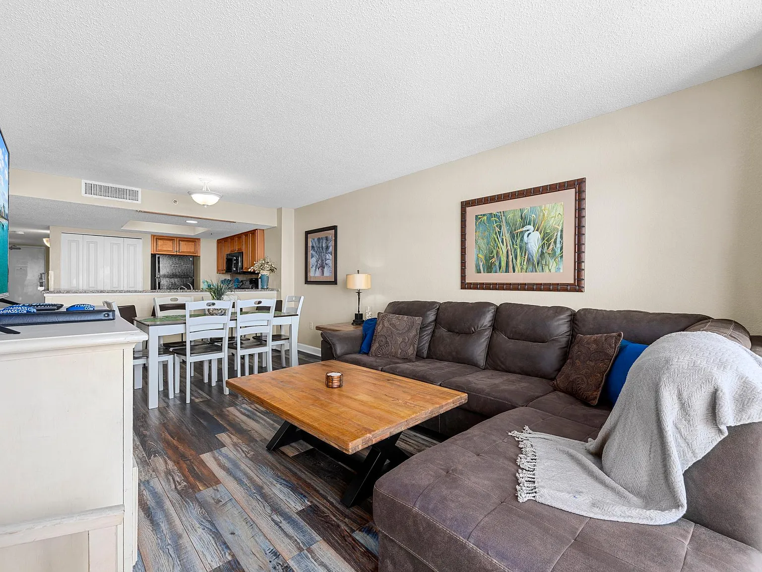 3 bed, 1107 sqft, $2,000 — Photo 4