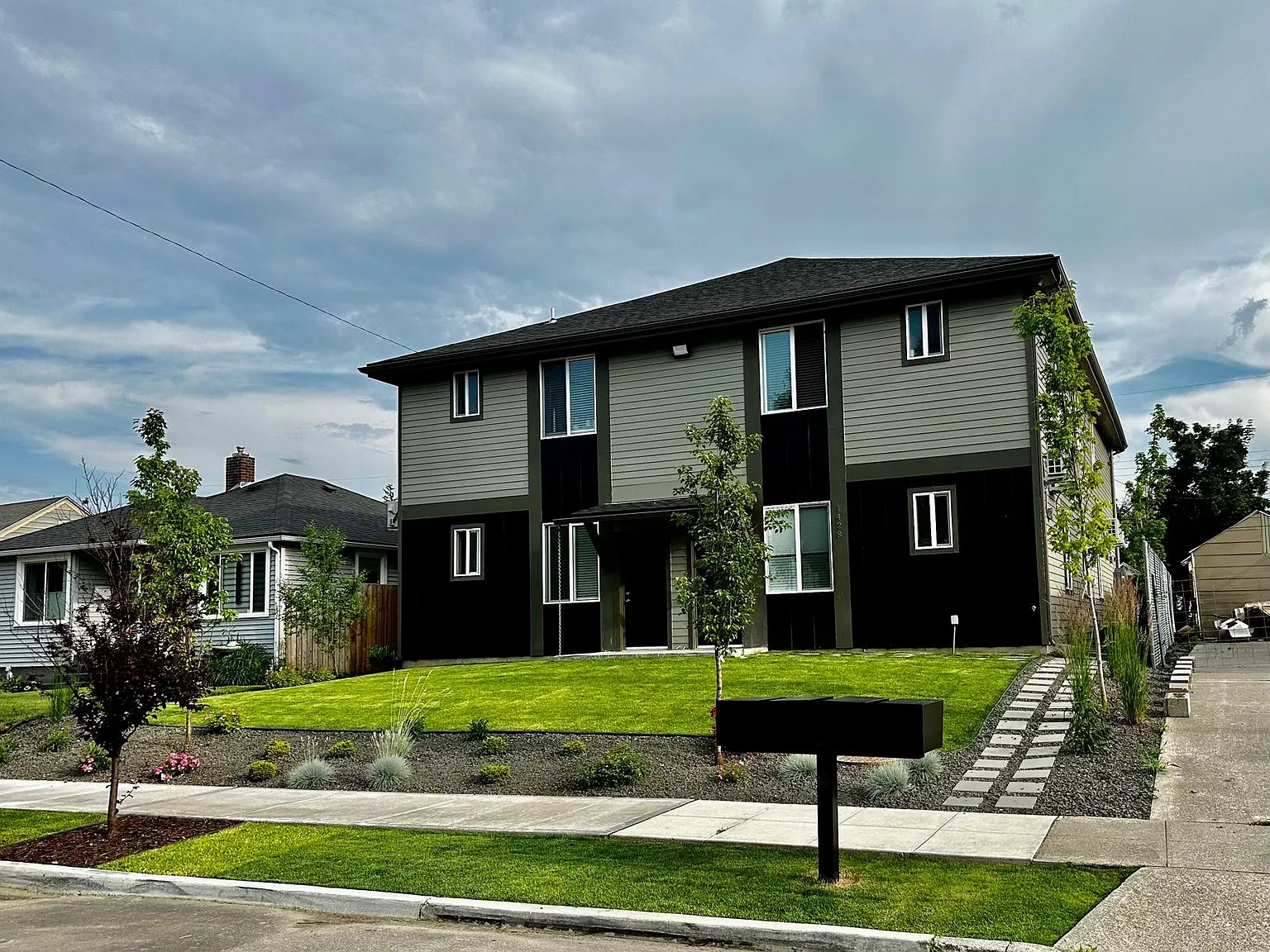 3 bed, 1200 sqft, $1,749 — Photo 1