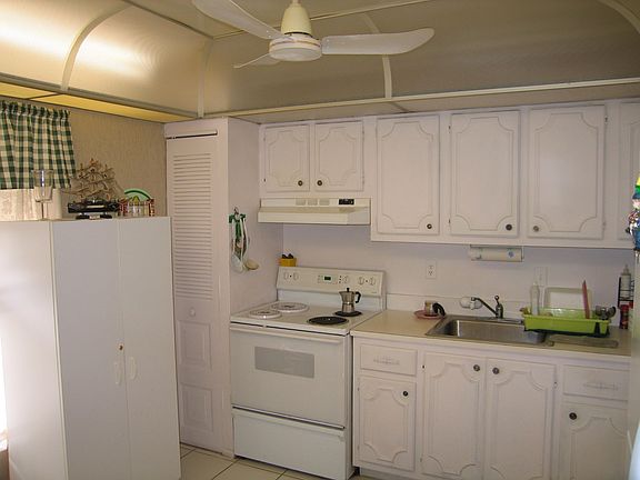 Kitchen (see new range)