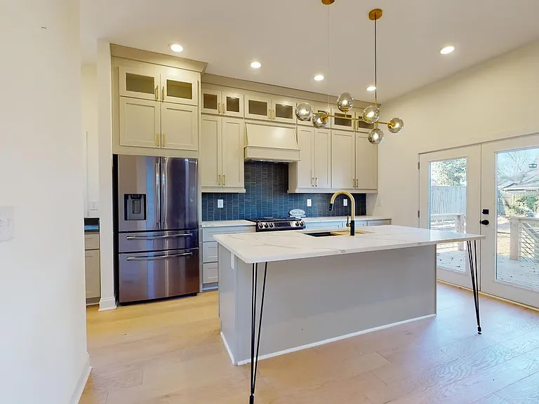 1321 Oak St SW — Photo 12