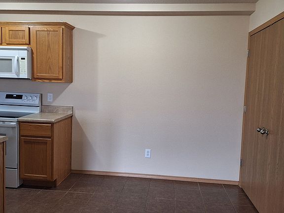 4th image of 1780 S 15th St #1782-102