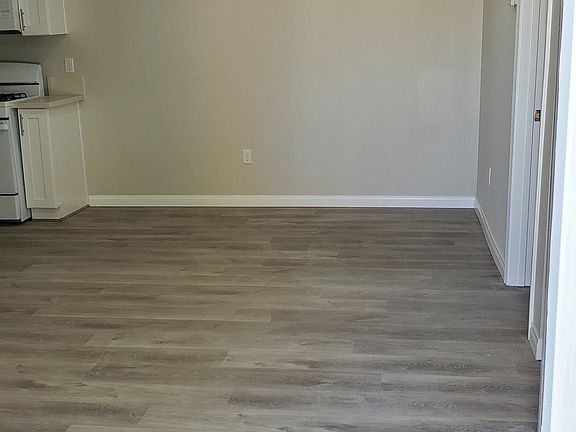 5th image of 21631 Cottonwood Ave