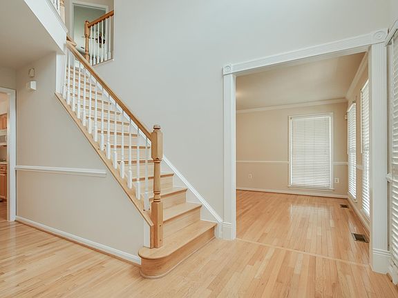 4th image of 56 Boulder Dr
