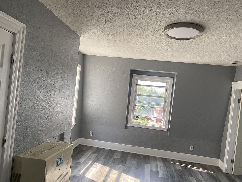 1st image of 49-51 Everett St #3