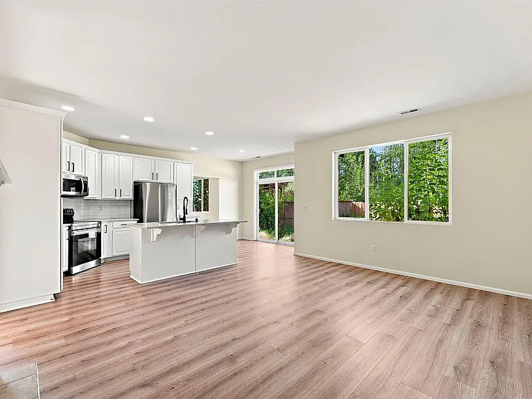 6038 Discovery St E — Photo 18
