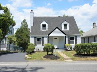 204 Dobbs Ferry Rd, White Plains, NY 10607