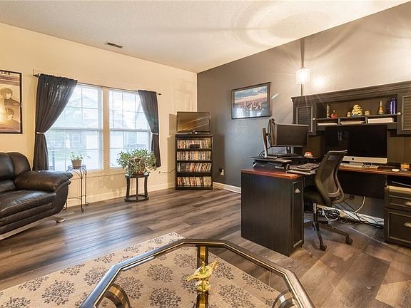 5th image of 4319 Valley Trace Dr