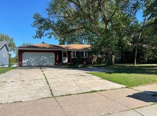 6116 Winnetka Ave N, New Hope, MN 55428