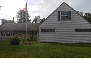 44 Scarlet Oak Rd, Levittown, PA 19056