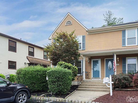 2nd image of 105 Buttonwood Dr
