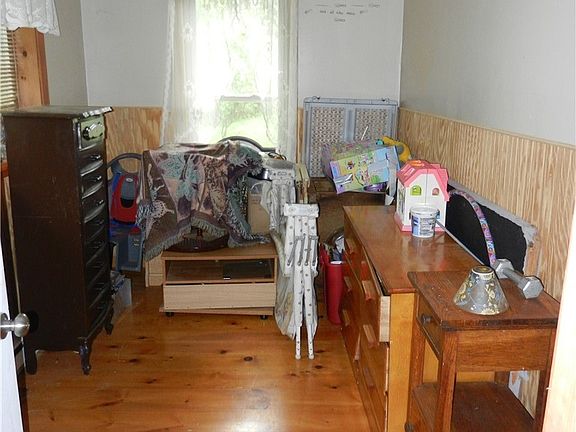 5th image of 319 McClure Rd