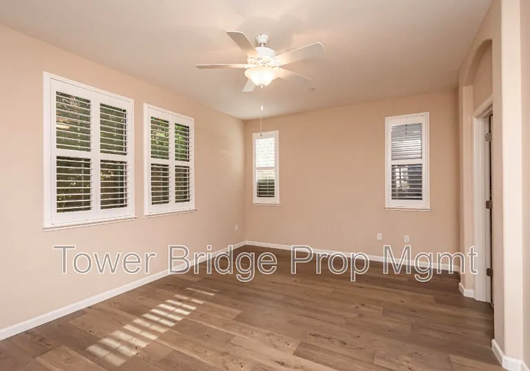 1457 Marseille Ln — Photo 15