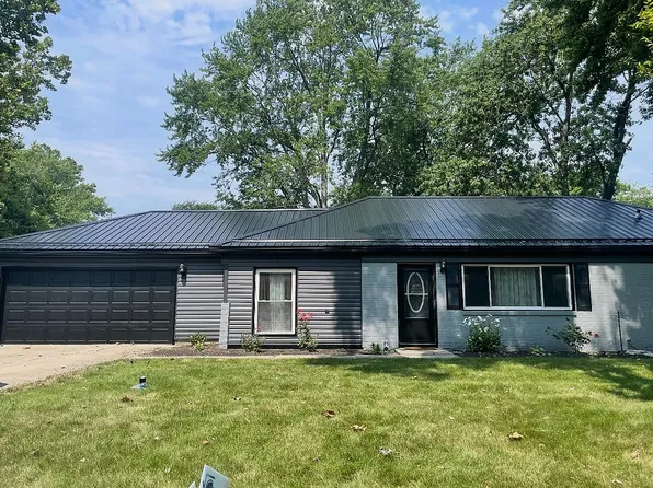 2426 W Sheffield Dr, Muncie, IN 47304