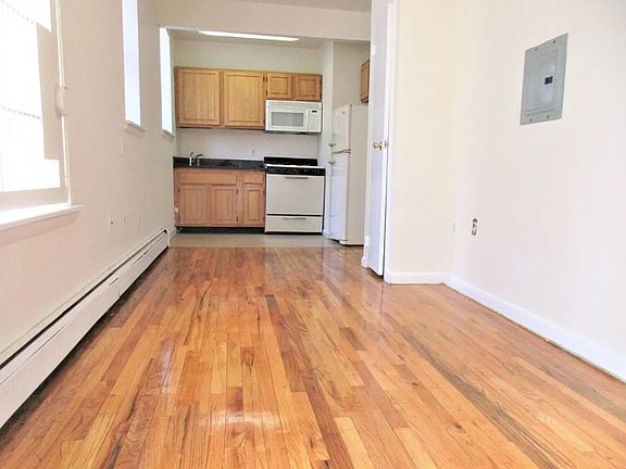 3rd image of 333 E 108th St APT 3C