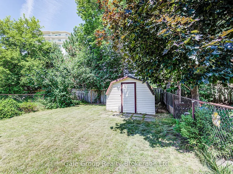 575 Springbank Ave N — Photo 32