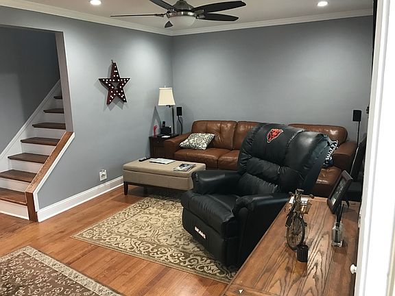 2nd image of 7415 N Odell Ave