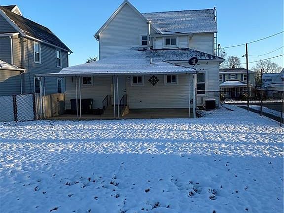 5th image of 930 E Franklin St