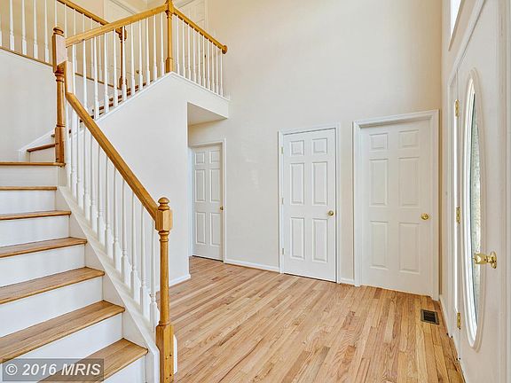 4th image of 121 Saint Roberts Dr