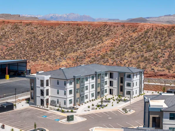 226 N Cliff Side Dr #L-300, Hurricane, UT 84737