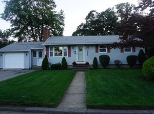 209 Burbank Dr, Warwick, RI 02886