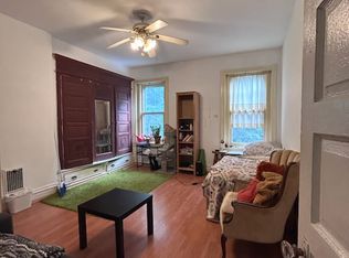 4330 Pine St #2R, Philadelphia, PA 19104