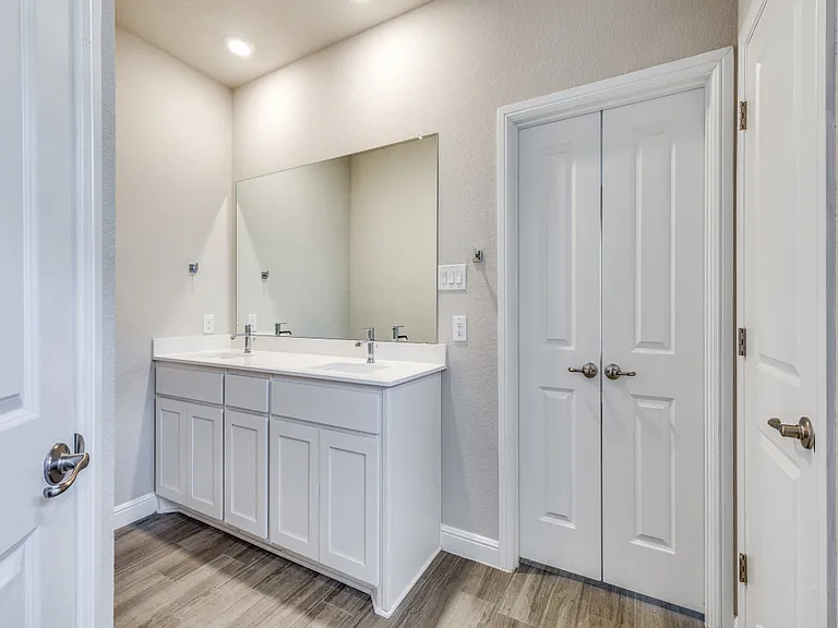 1240 Bosque Ln — Photo 5