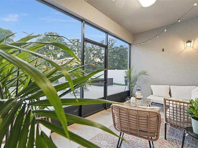 1097 Hendon Loop — Photo 33