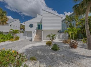 4939 Commonwealth Dr, Sarasota, FL 34242
