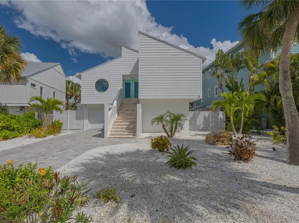 4939 Commonwealth Dr, Sarasota, FL 34242