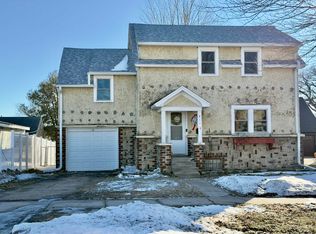 411 14th St NW, Mason City, IA 50401