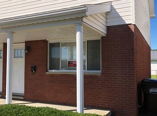 1720 Elizabeth St #B, Belpre, OH 45714