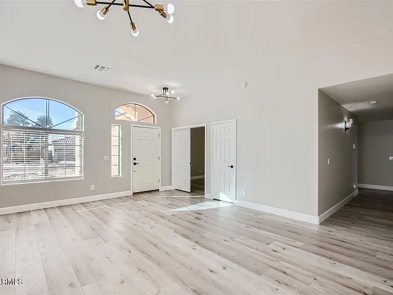 658 E Ranch Rd — Photo 5