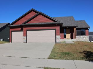 6451 Fairway Dr NW, Rochester, MN 55901