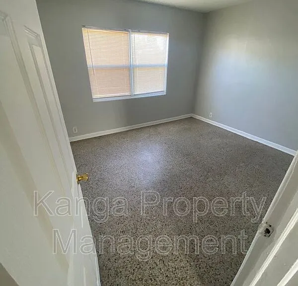 3716 Henry Ave — Photo 9