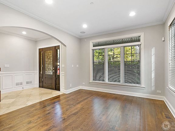 3rd image of 24 Mohawk Dr