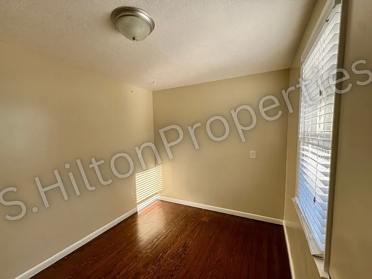 224 Church St — Photo 4