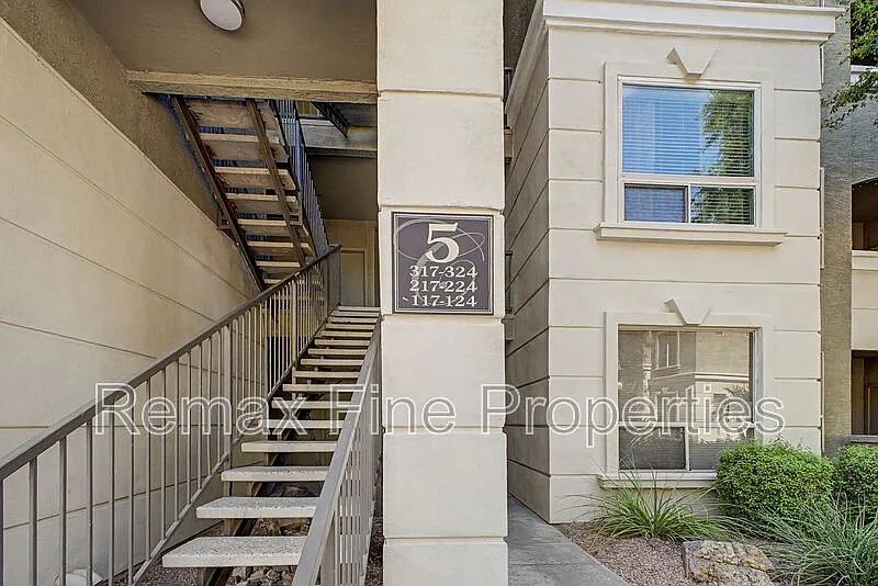 3 bed, 2.0 bath, 1468 sqft, $1,725 — Photo 3